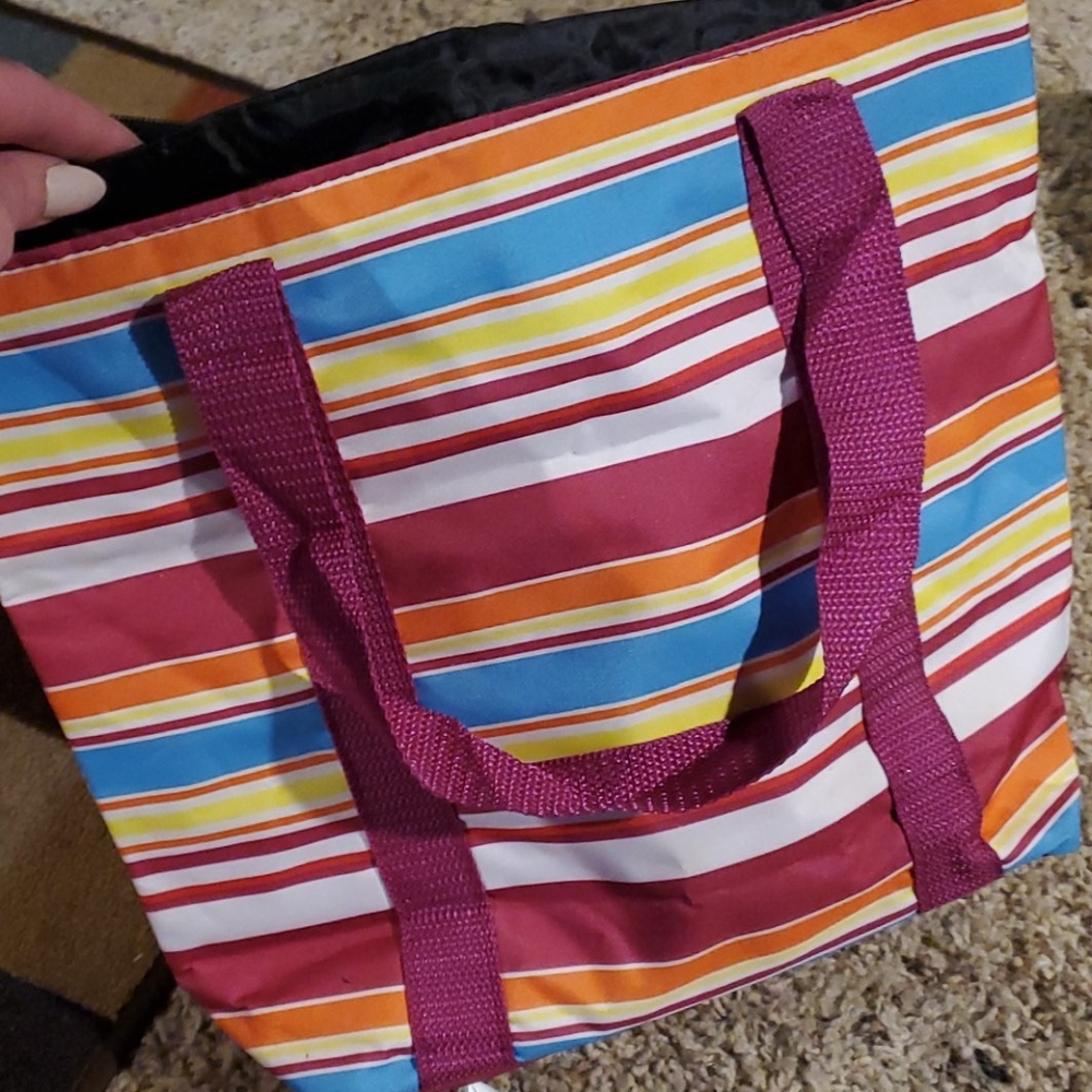 Insulated cooler bag